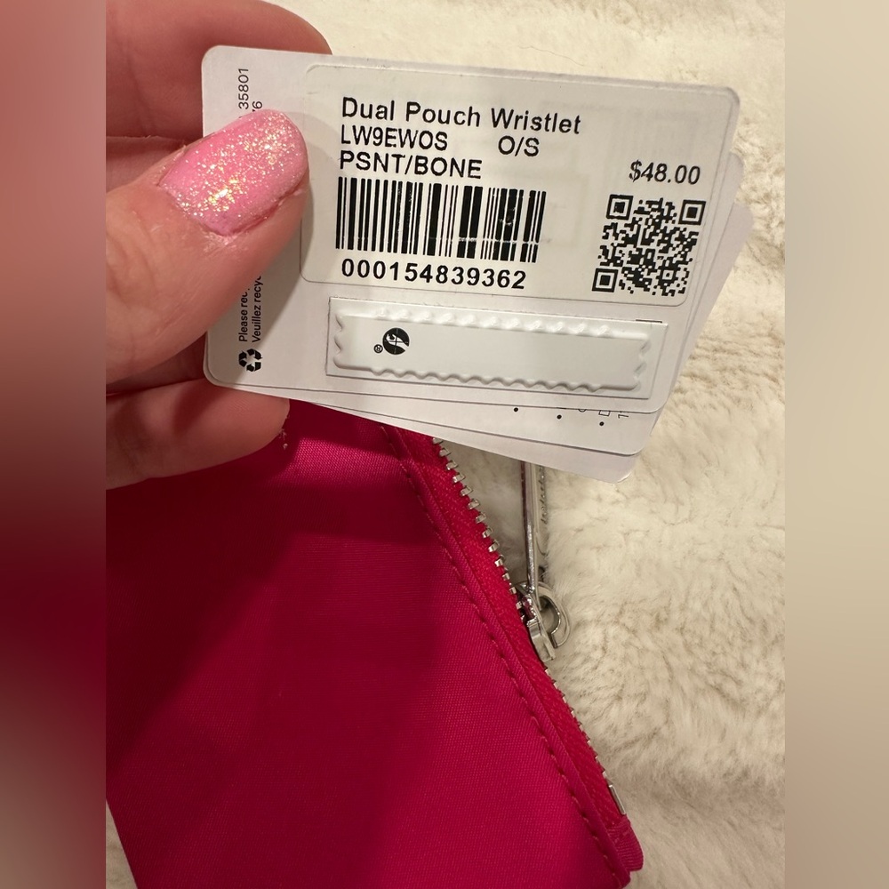 🚫sold🚫NWT Lululemon Dual Pouch Wrislet - Picture 4 of 6